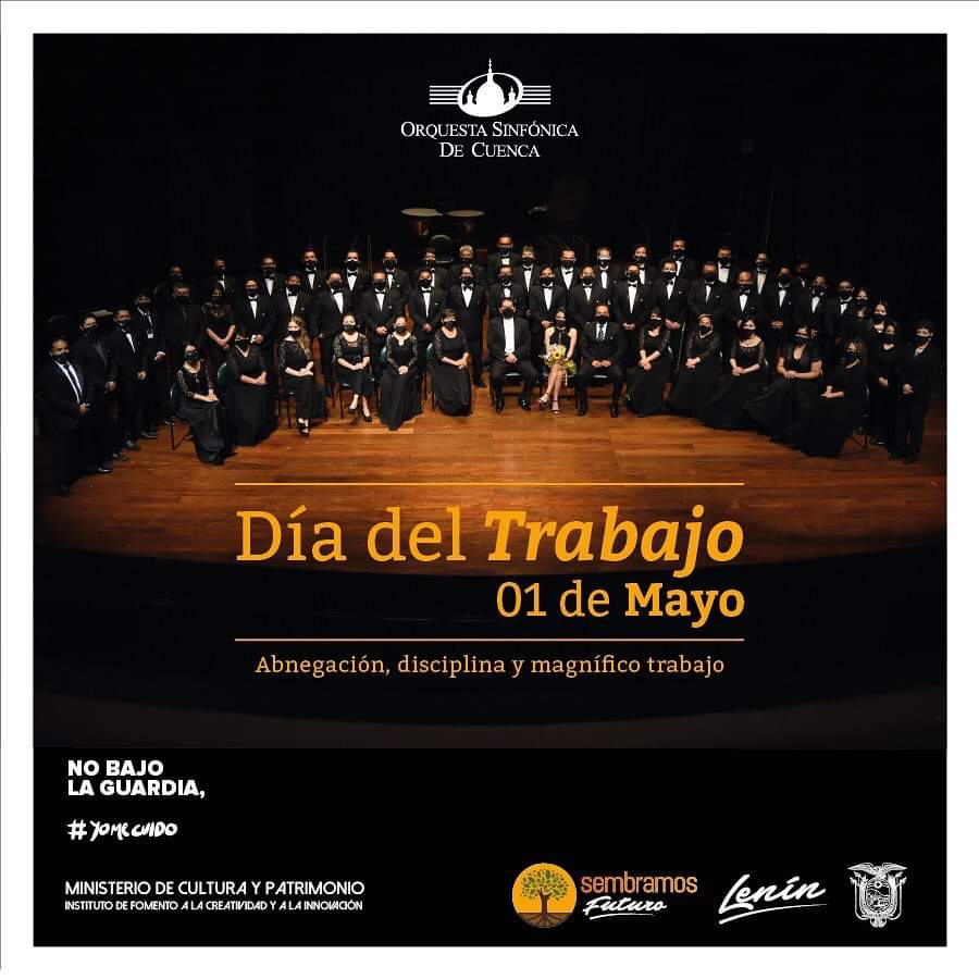 Foto de todo el personal de la Orquesta Sinfónica de Cuenca co el nuevo Director Titular, Maestro Augusto Carrión Rodas.