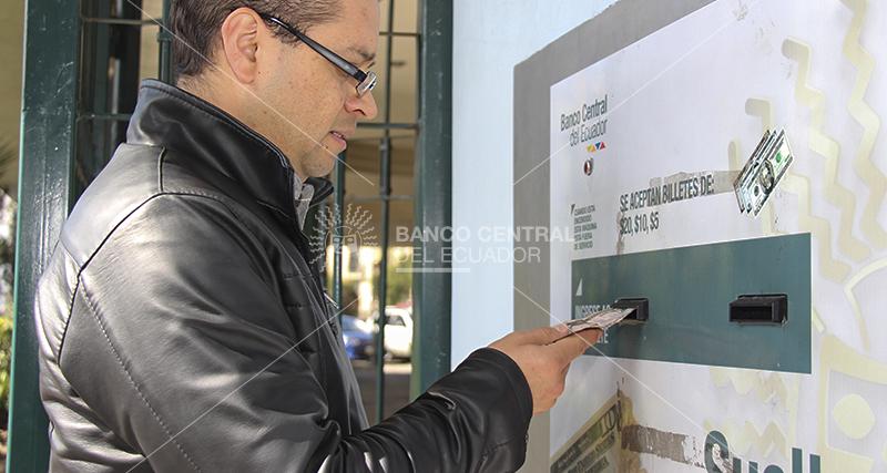 Canje de dinero en máquinas dispensadoras