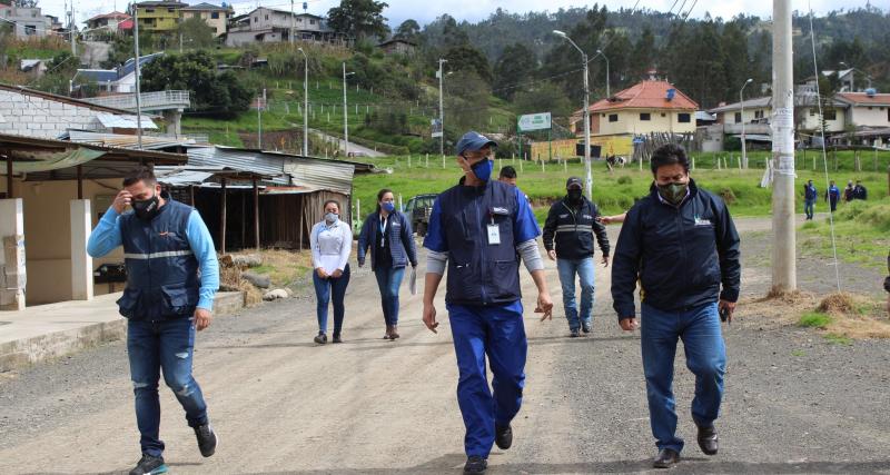 Imagen que describe el trabajo coordinado entre diferente autoridades del cantón para afrontar emergencias dentro del cantón 