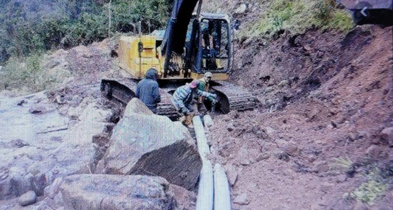 Imagen que se evidencia los trabajos de mantenimiento de los sistemas de agua potable y alcantarillado