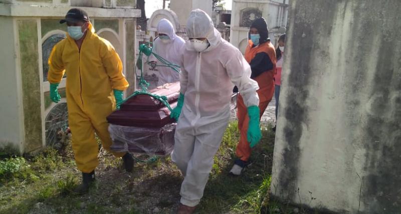 Inhumaciones en el Cementerio Municipal