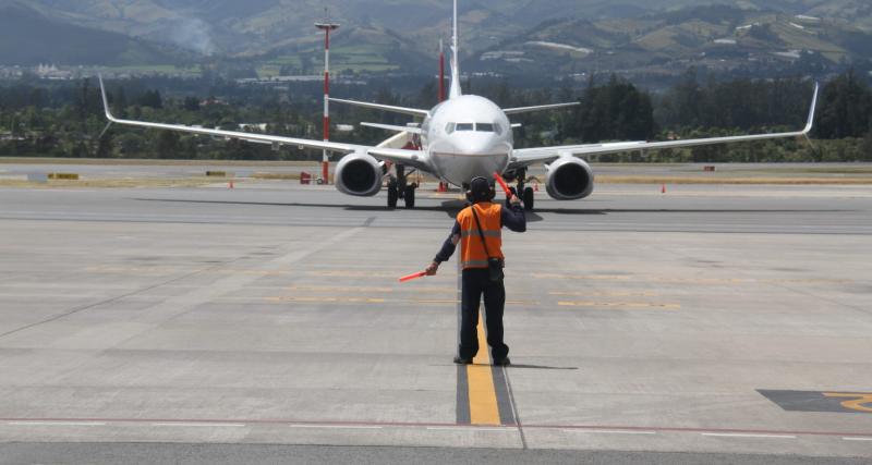 Certificación de operador aéreo nacional (AOC)  y especificaciones operacionales