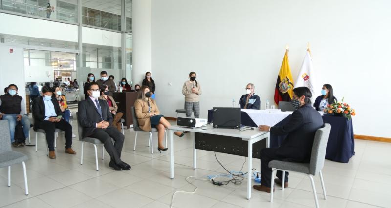 Servicio oriendado a implementar las acciones de promoción de la salud en el trabajo para mejorar el bienestar  y salud de los trabajadores del sector público y privado.