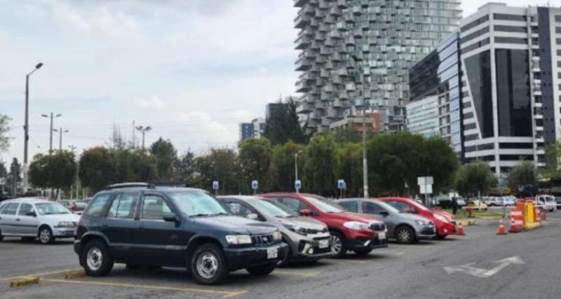 MATRICULACIÓN MUNICIPAL DE LAS UNIDADES DE TRASPORTE PÚBLICO QUE MANTIENENLA CONCESIÓN DE UN ESPACIO RESERVADO PARA EL ESTACIONAMIENTO DE VEHÍCULOS ENLA VÍA PUBLICA