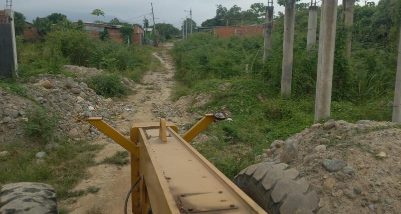 Equipo Caminero a emplear Motoniveladora CAT 140H, Volquetas, Rodillo,Tanquero,Excavadora 