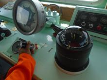 Compensación de compás magnético para Unidades Navales